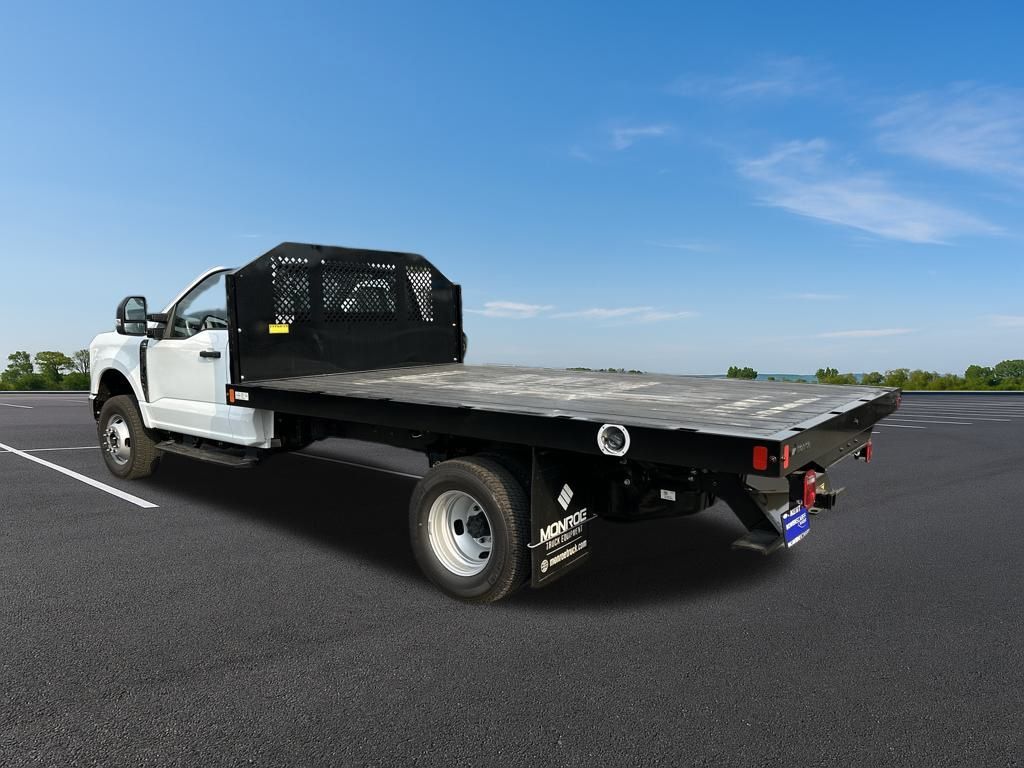 New 2025 Ford Super Duty F-350 Chassis Regular Cab (DRW) 169" Wheelbase XL