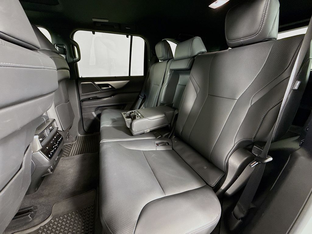 2024 Lexus LX 600 25