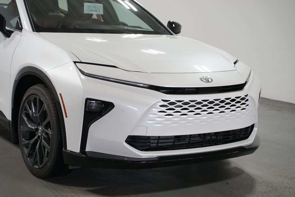 Thumbnail: 2026 Toyota Crown Signia - 4