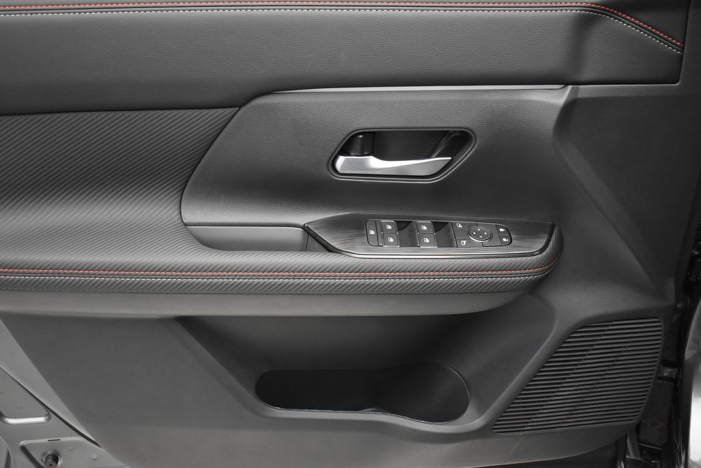 Thumbnail: 2026 Nissan Kicks - 9