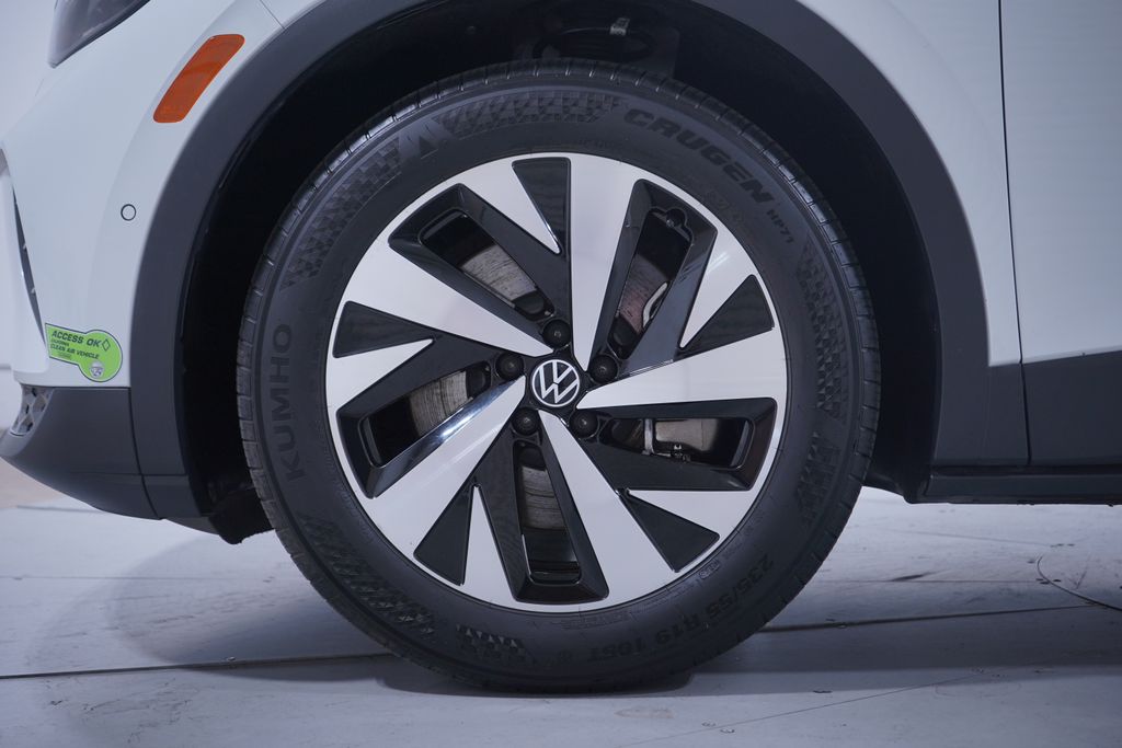 Thumbnail: 2023 Volkswagen ID.4 - 2