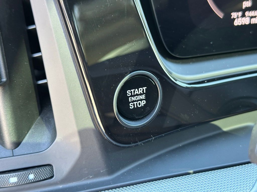 Thumbnail: 2025 Porsche Cayenne - 30