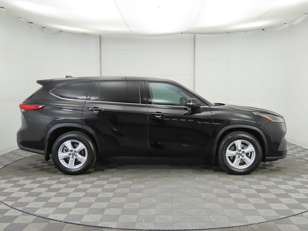 2021 Toyota Highlander LE 4