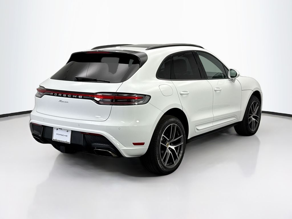 Thumbnail: 2026 Porsche Macan - 7