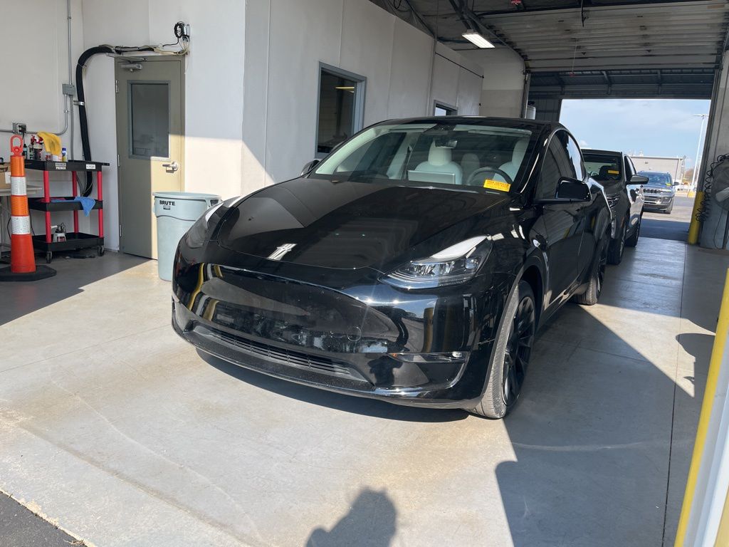Solid Black 2023 Tesla Model Y Long Range AWD SUV / Crossover All-Wheel Drive 1-Speed Automatic