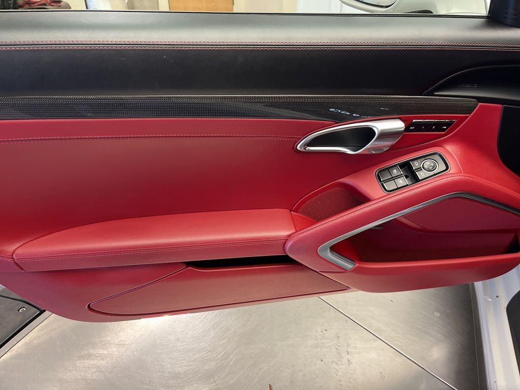 Thumbnail: 2019 Porsche 911 - 12