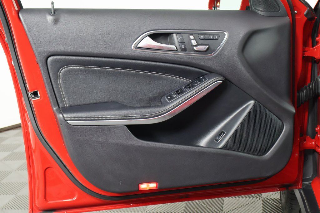 Thumbnail: 2019 Mercedes-Benz GLA - 12