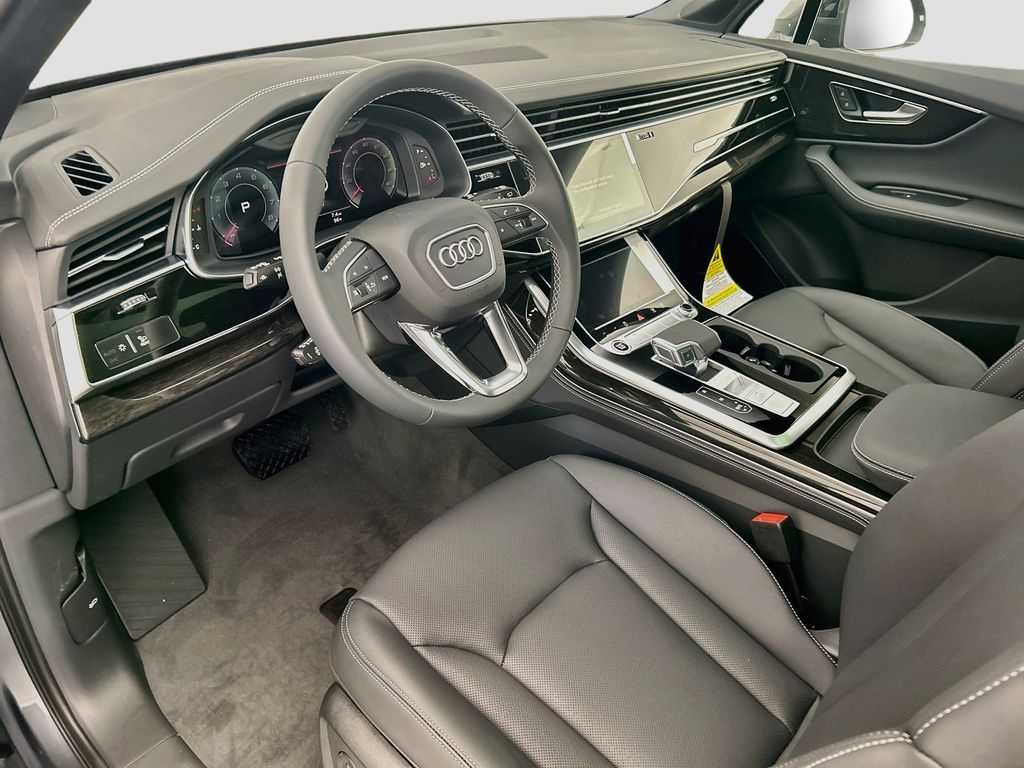Thumbnail: 2026 Audi Q7 - 9