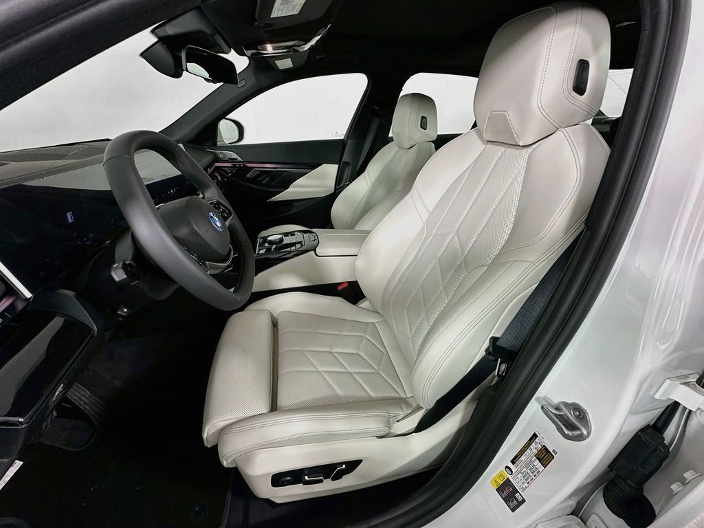 Thumbnail: 2026 BMW i5 - 16