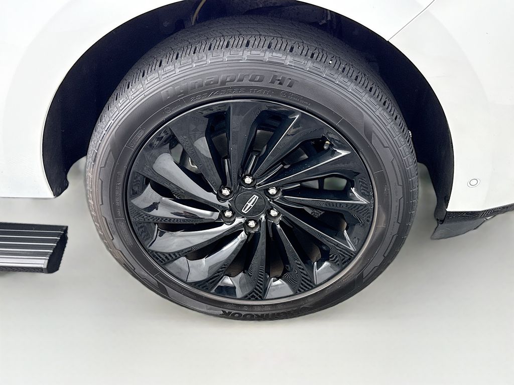 Thumbnail: 2020 Lincoln Navigator - 31