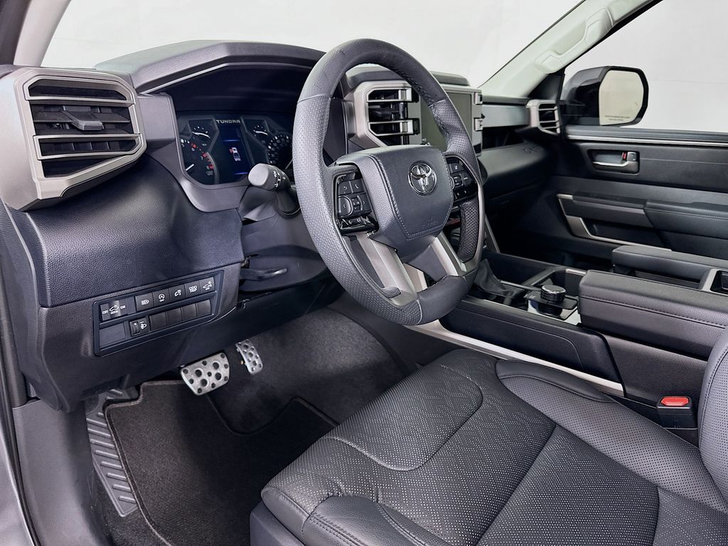 Thumbnail: 2024 Toyota Tundra - 9