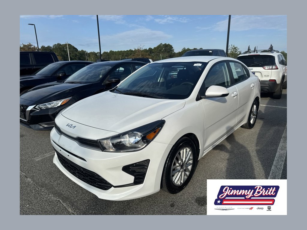 White 2023 Kia Rio Sedan  Continuously Variable Transmission