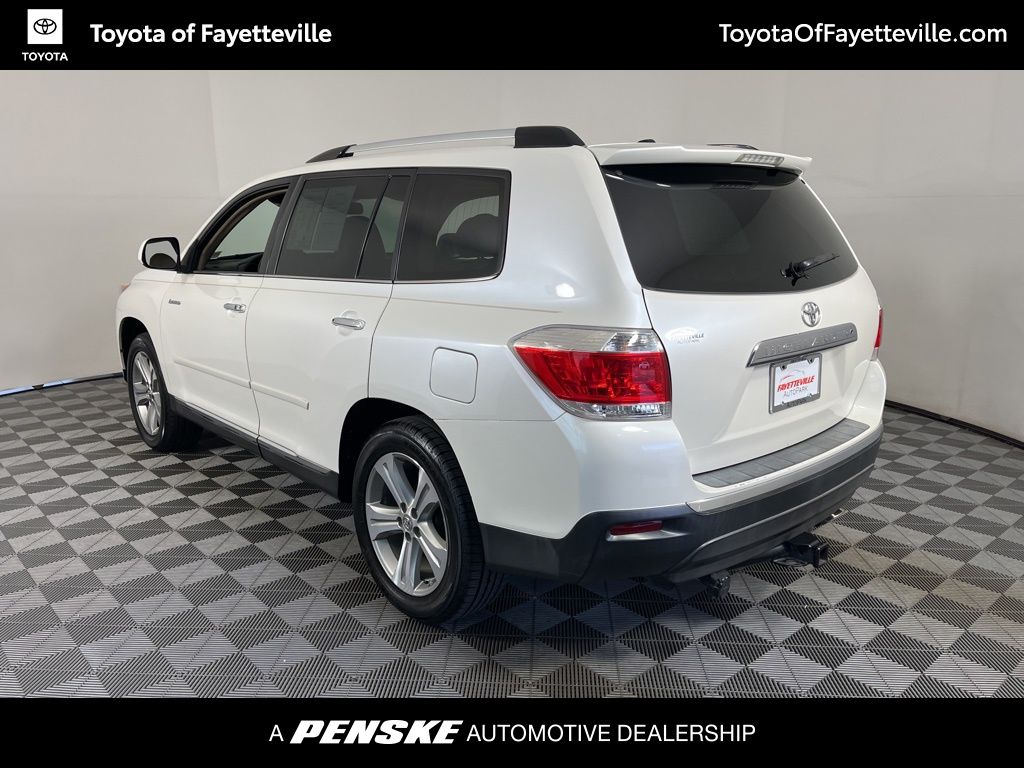 Thumbnail: 2012 Toyota Highlander - 16