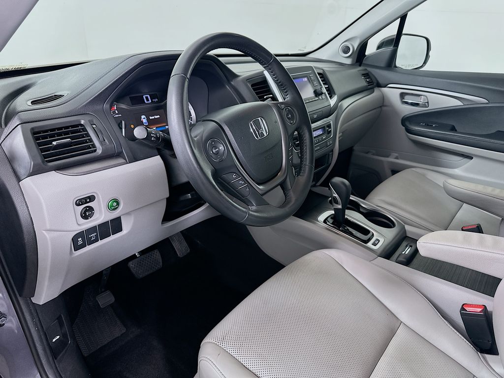 Thumbnail: 2019 Honda Ridgeline - 9