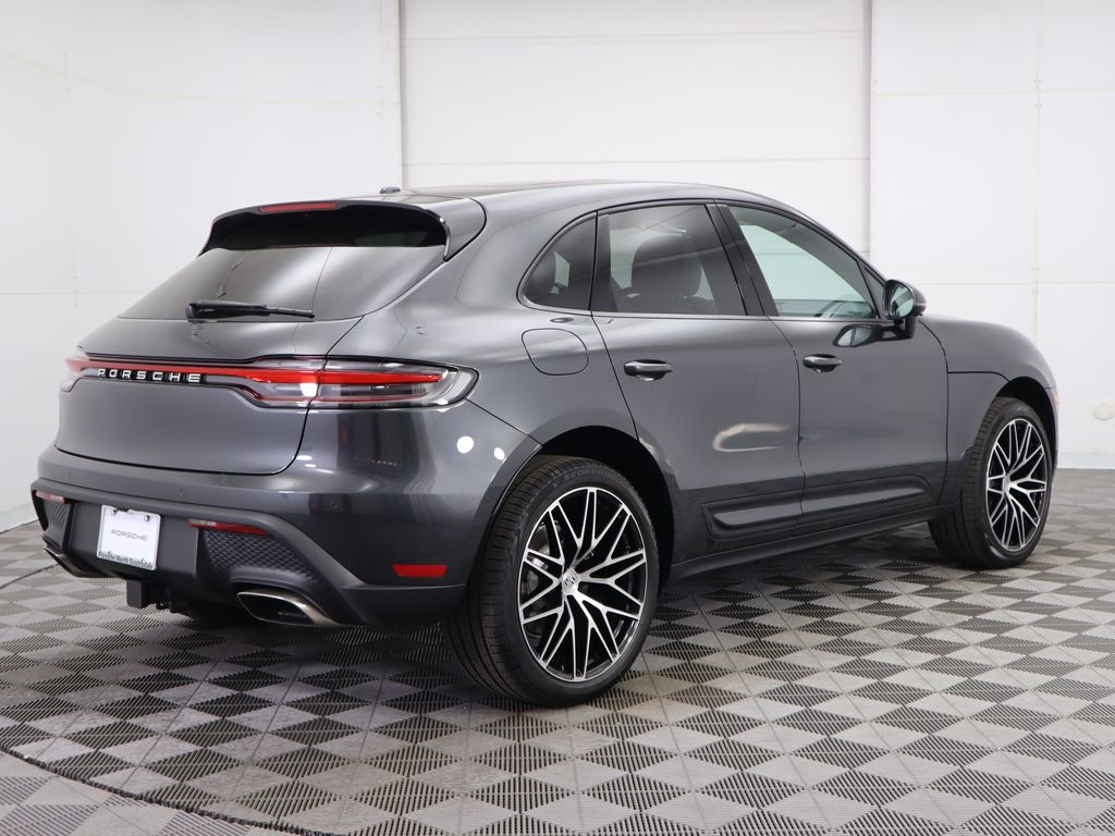 2025 Porsche Macan  5