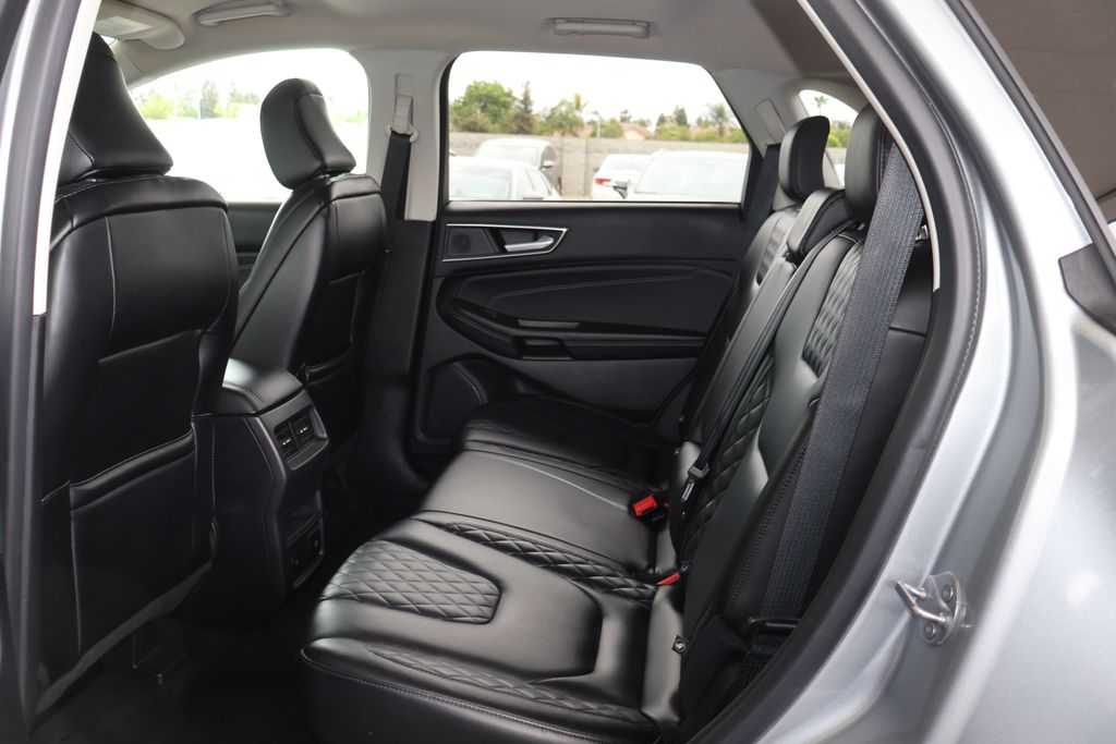 2023 Ford Edge Titanium 25