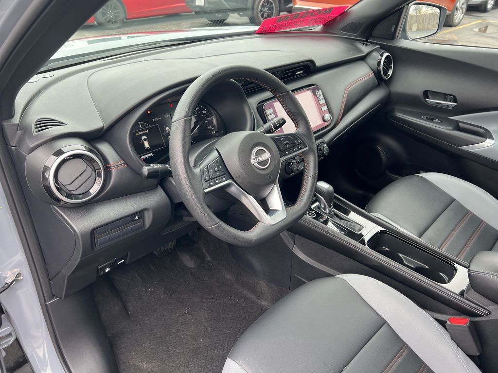 2024 Nissan Kicks SR photo