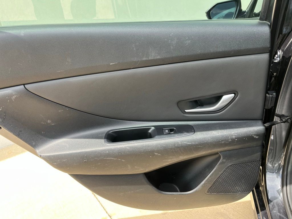 Used Car 2021 Hyundai Elantra  Limited For Sale Under $25,000 In Georgetown, Texas