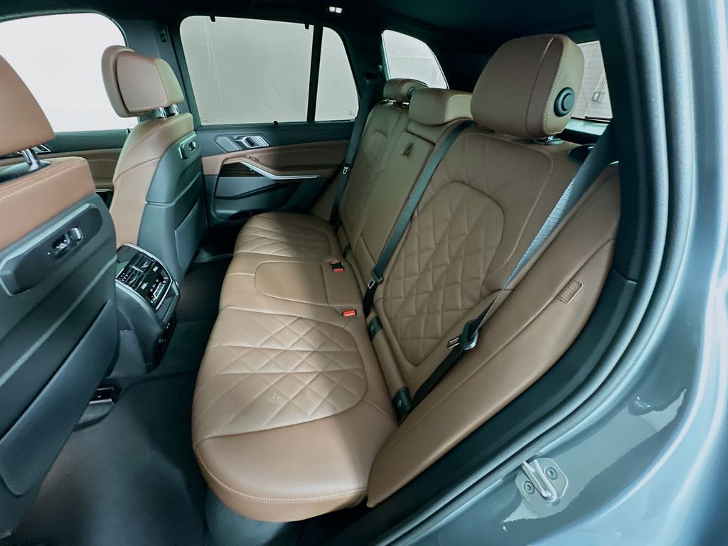 Thumbnail: 2026 BMW X5 - 17