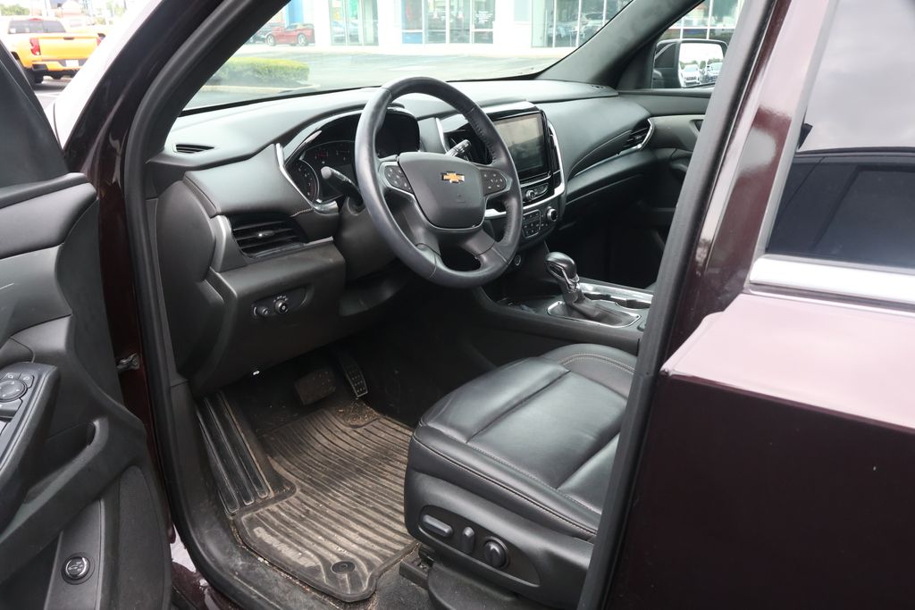 Thumbnail: 2022 Chevrolet Traverse - 11