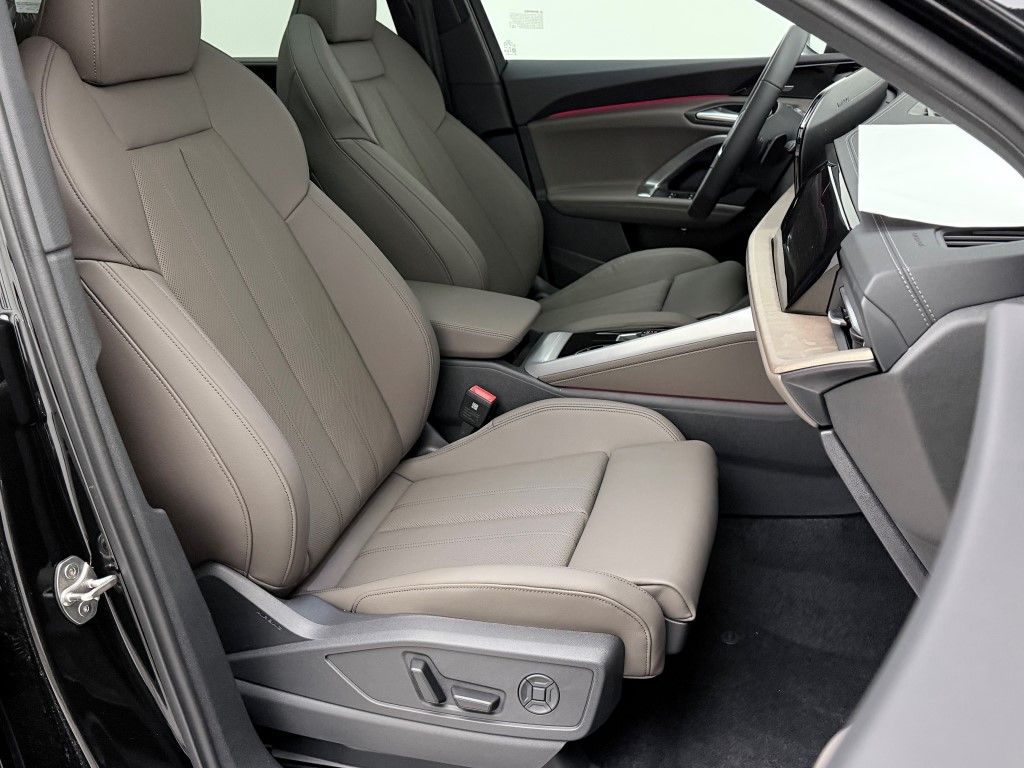 Thumbnail: 2025 Audi Q5 - 18