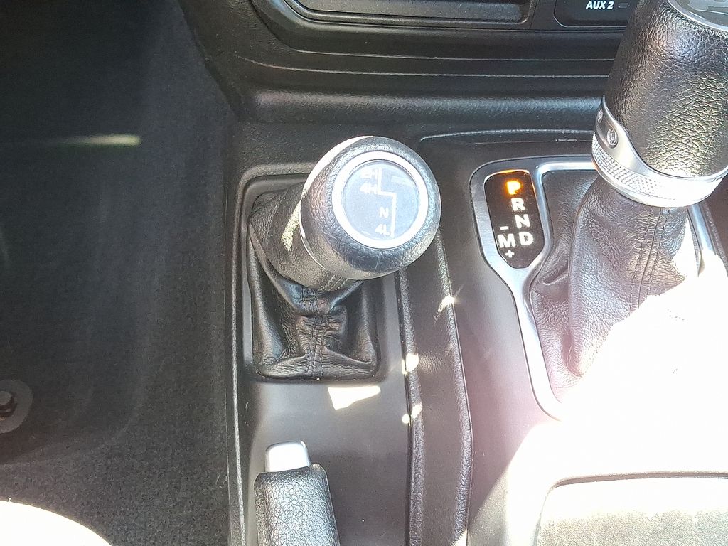 2022 Jeep Wrangler — photo 24