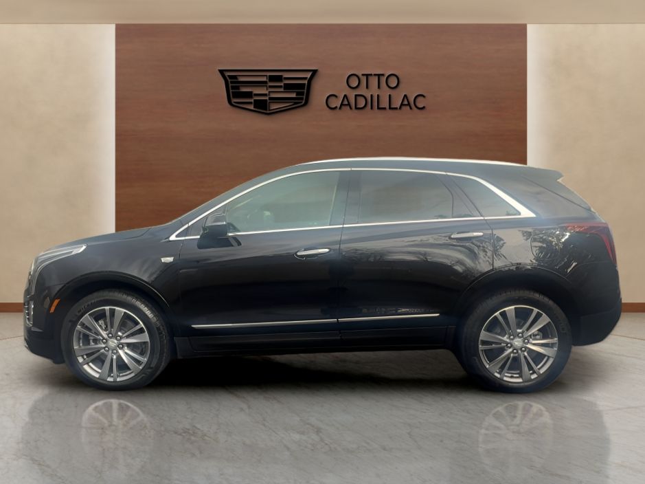 used 2025 Cadillac XT5 car, priced at $37,900