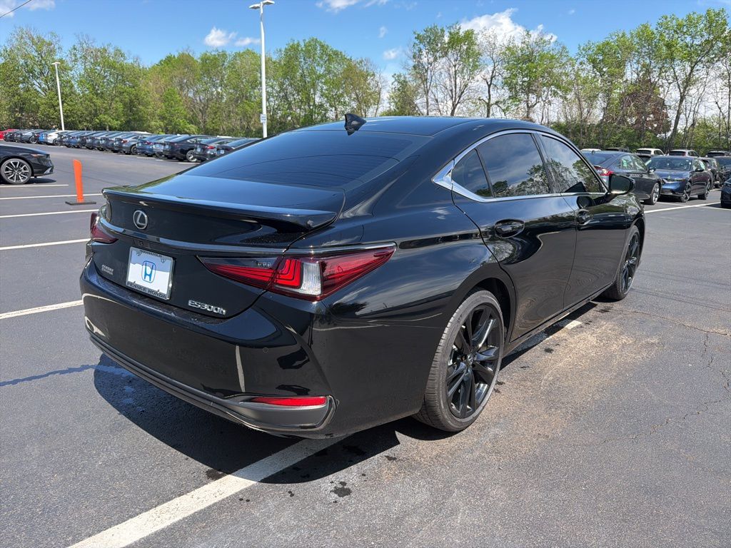 Thumbnail: 2025 Lexus ES - 5