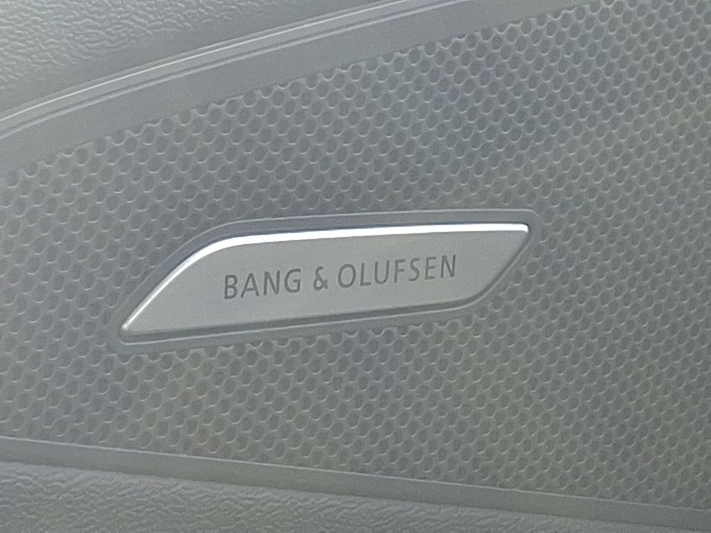 Thumbnail: 2025 Audi Q6 e-tron - 24