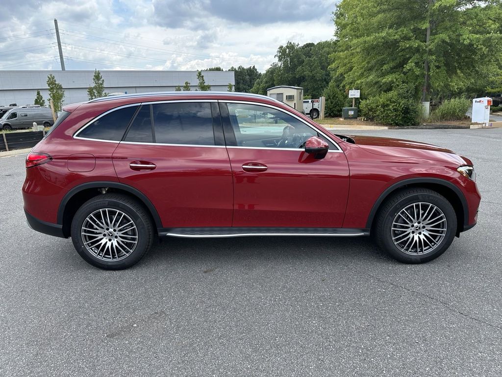 2024 Mercedes-Benz GLC GLC 300 9