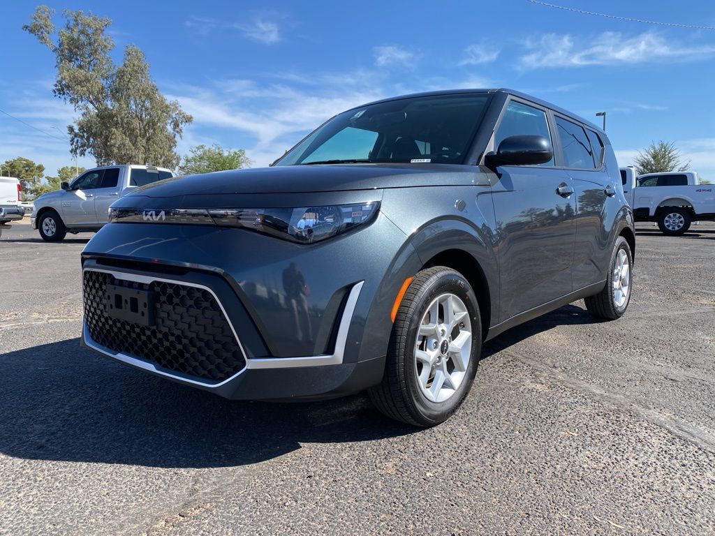 View vehicle photo 2