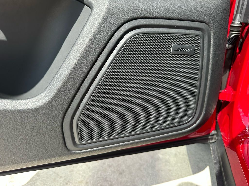 Thumbnail: 2026 Porsche Macan - 23