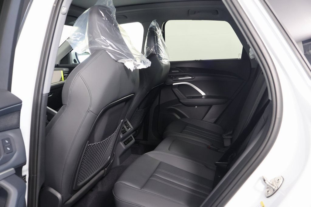 Thumbnail: 2026 Audi Q5 - 6