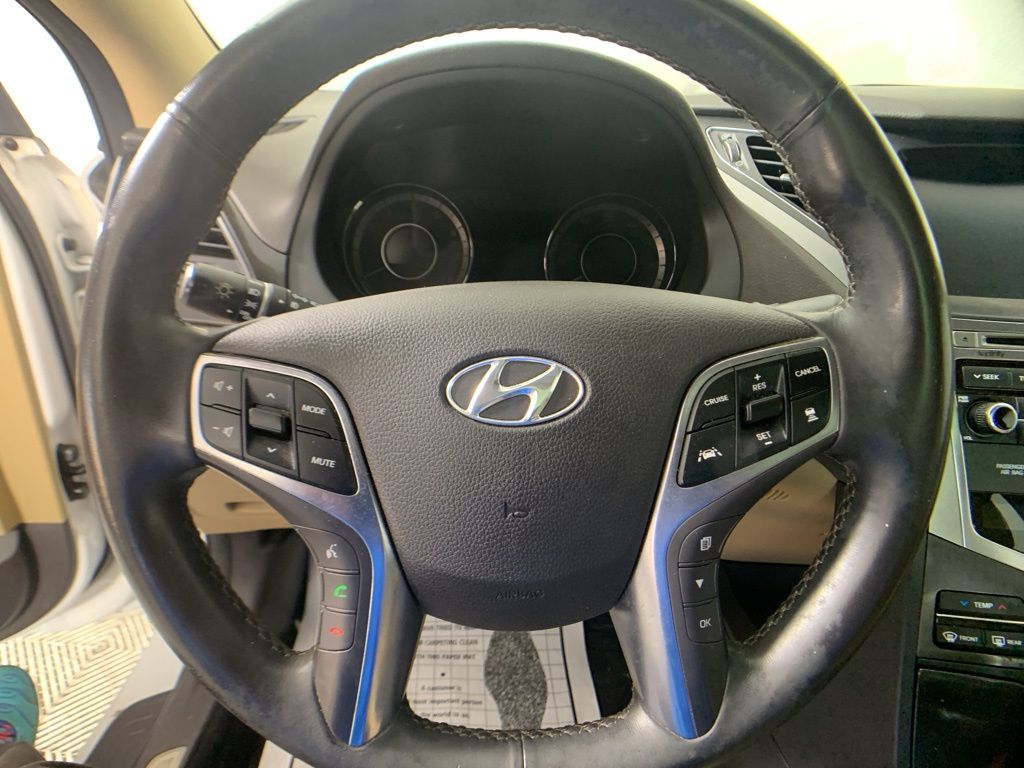 2017 Hyundai Azera Limited 15