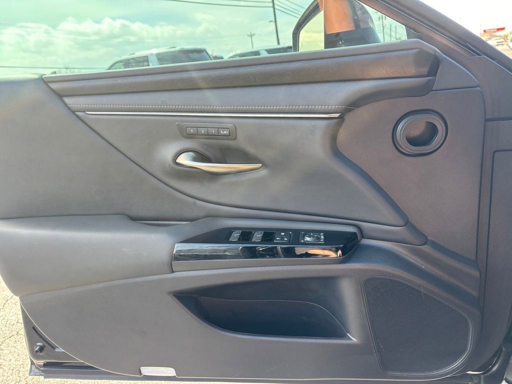 Used Car 2022 Lexus Es  350 For Sale Under $40,000 In Austin, Texas