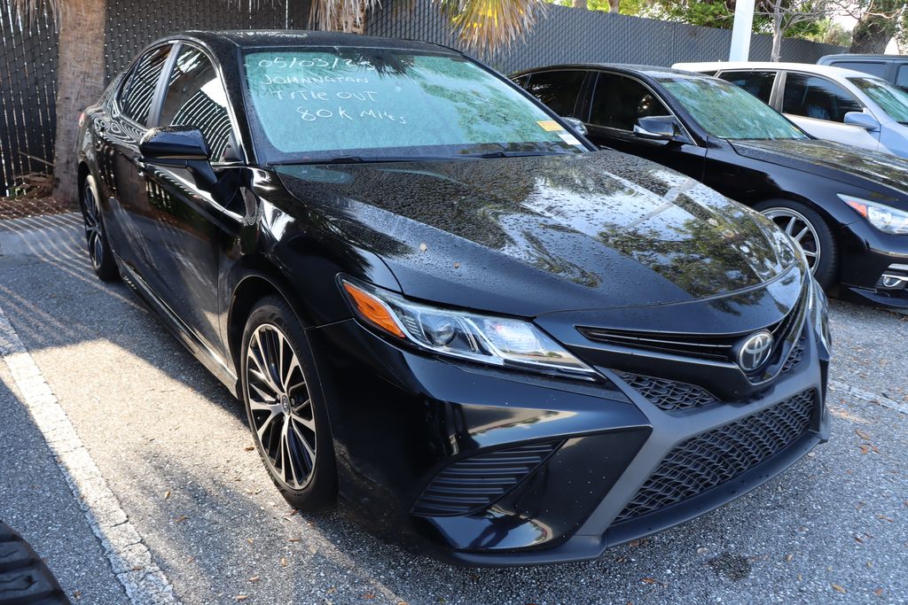 2019 Toyota Camry SE 6