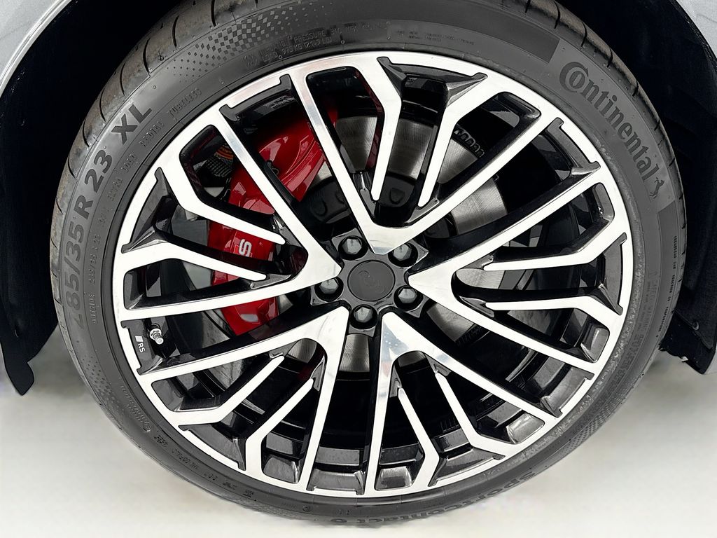 Thumbnail: 2026 Audi SQ8 - 31