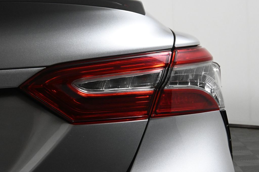 2018 Toyota Camry XSE 13