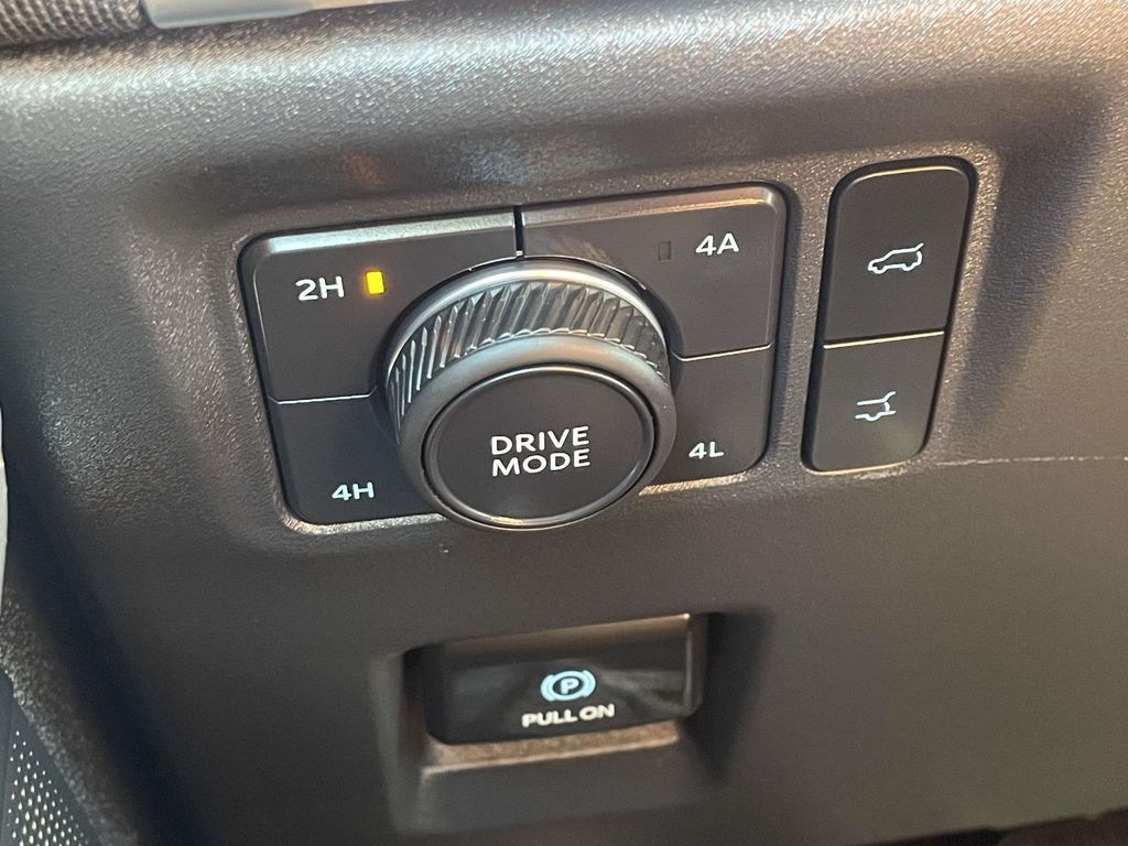 Used 2025 Ford Expedition Active 4D Sport Utility