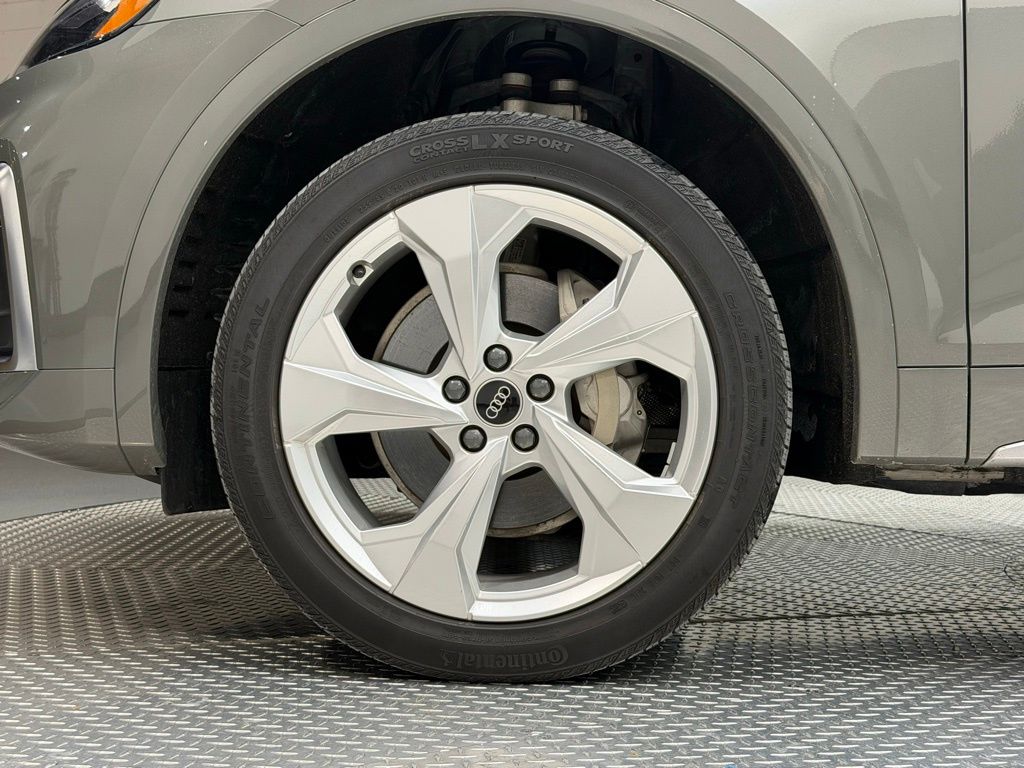 Thumbnail: 2023 Audi Q5 - 4