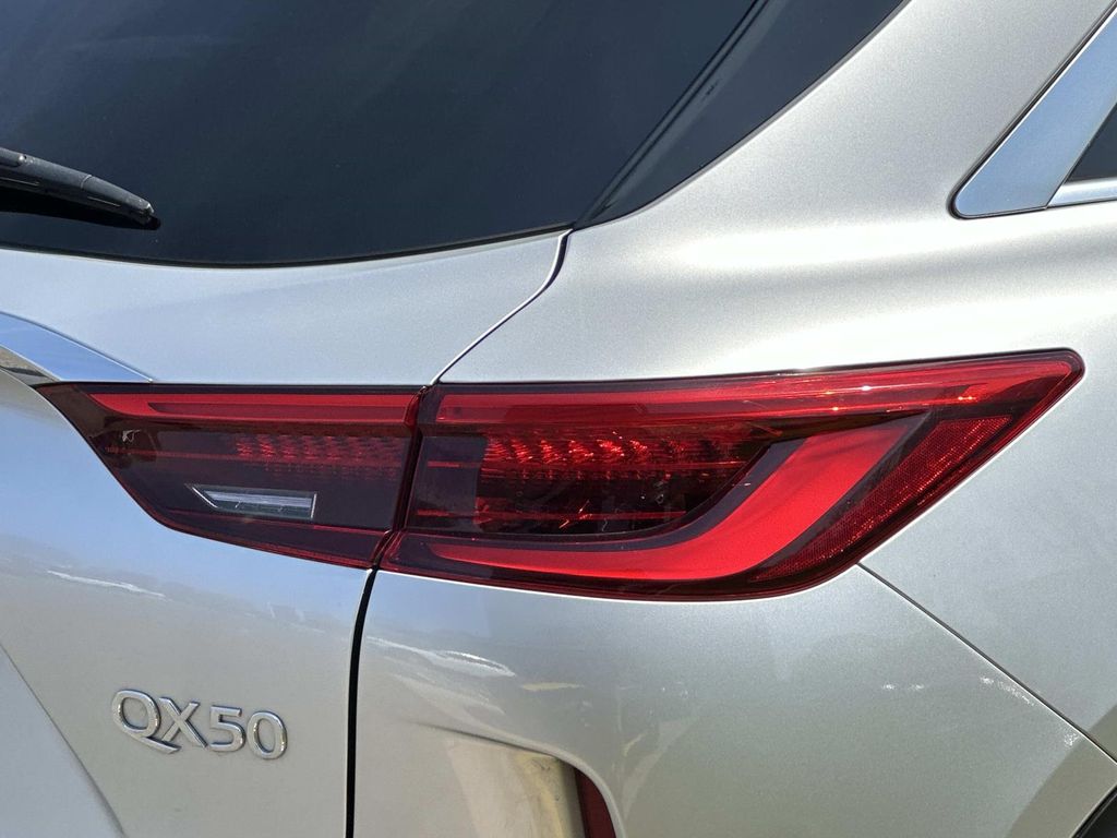 Thumbnail: 2021 INFINITI QX50 - 10