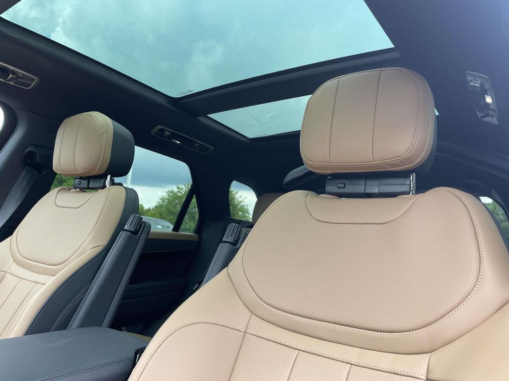 New 2026 Blue Land Rover Dynamic SE image 15