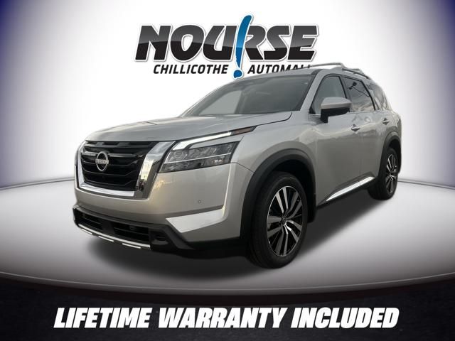 2024 Nissan Pathfinder Platinum photo