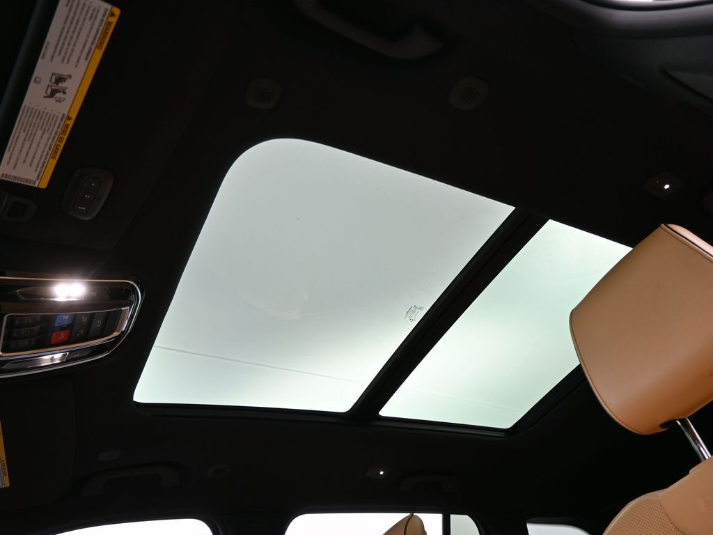 Used 2022 Bright White Clearcoat Jeep Summit image 11