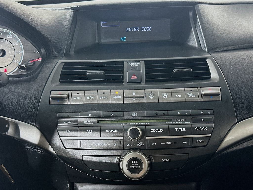 Used 2010 Green Honda EX-L image 17