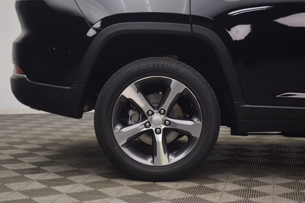 new 2026 Jeep Grand Cherokee car, priced at $45,500