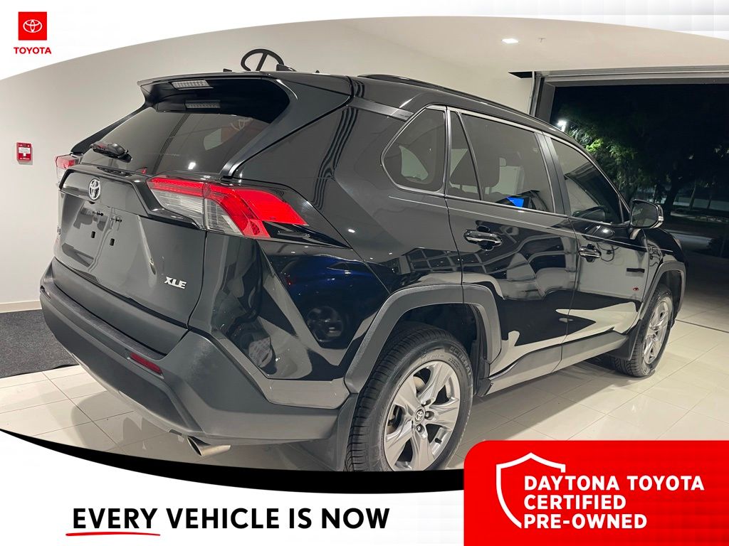 2024 Toyota RAV4 XLE - Photo 7