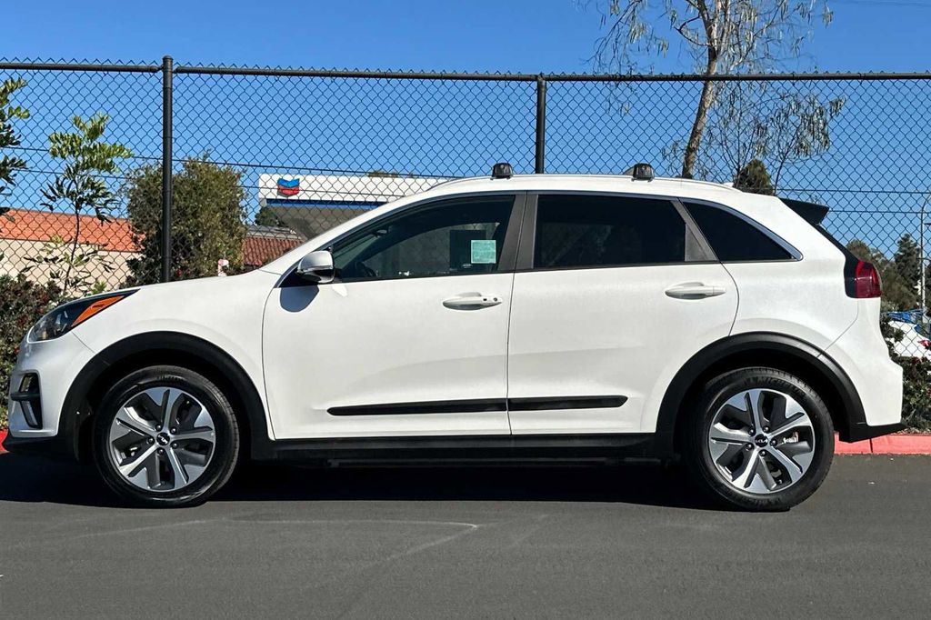 2022 Kia Niro EV EX 9