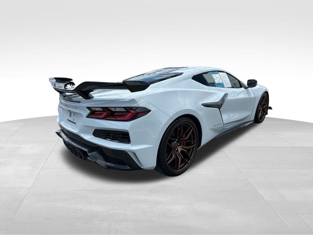 2024 Ceramic Matrix Gray Metallic Chevrolet Corvette Z06 RWD Coupe