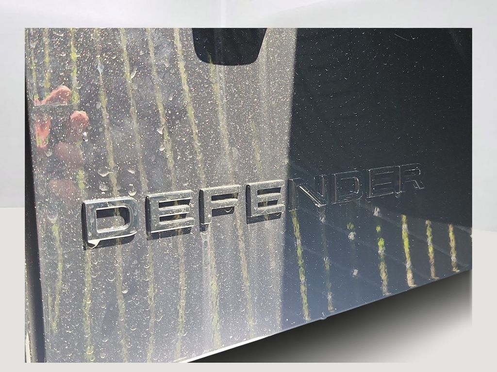 2025 Land Rover Defender 110 4
